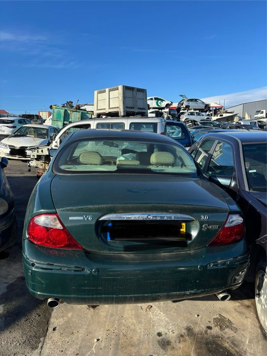 Jaguar S-type e X-type para peças