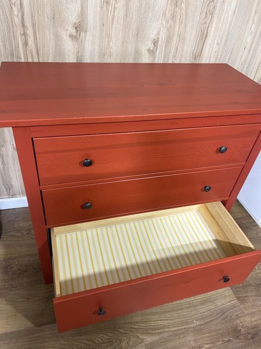 Komoda ikea Hemnes sosnowa bejcowana na czerwono / dostawa gratis