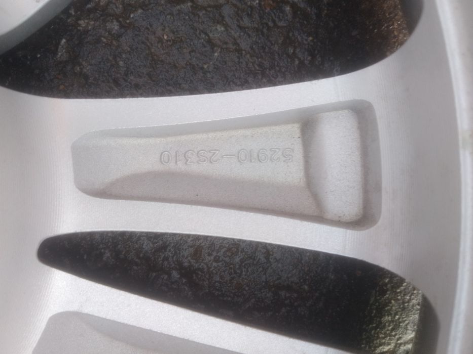 Легкосплавний диск r18