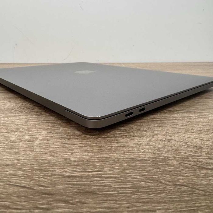 Apple MacBook Pro 2020 13" M1 / 8Gb / SSD 512Gb акб:88% (код: M1244)