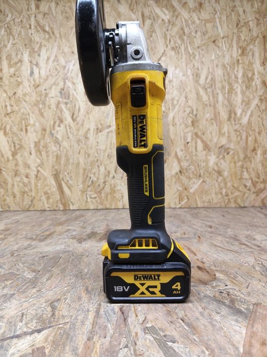 Szlifierka kątowa 125 mm aku DeWalt dcg407  + 4ah