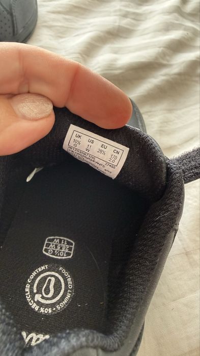 Clarks нові шкіряні кросівки 28.5 на ногу 17 см