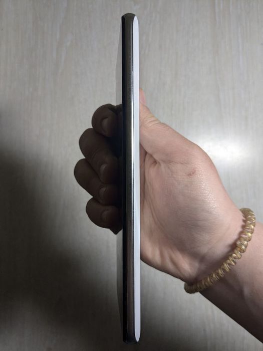 Xiaomi Mi 11T 8/128 / AMOLED 120Hz