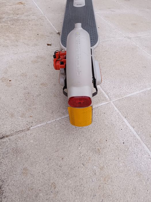 Xiaomi Mi Electric Scooter 3 com amortecedor
Amortecedor 
Pastilhas tr