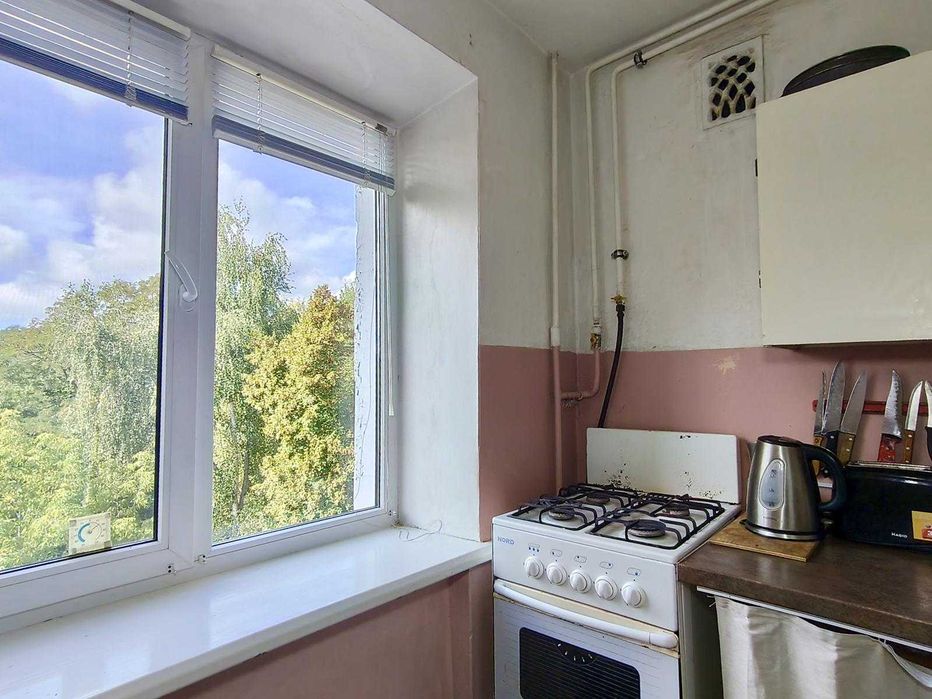 Продаж 2-кімнатної квартири 46 м2 в цегляному будинку біля ПК ХІМІКИ.