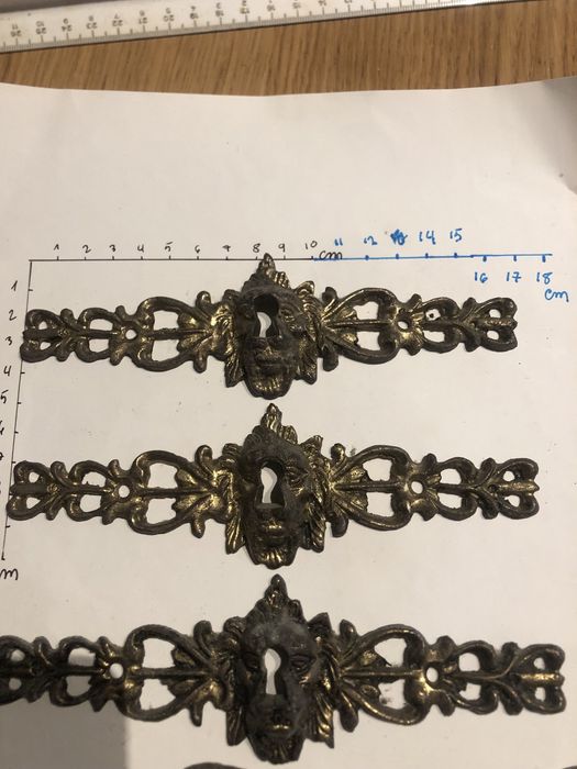 Conjunto de ferragens gavetas/chave/baú