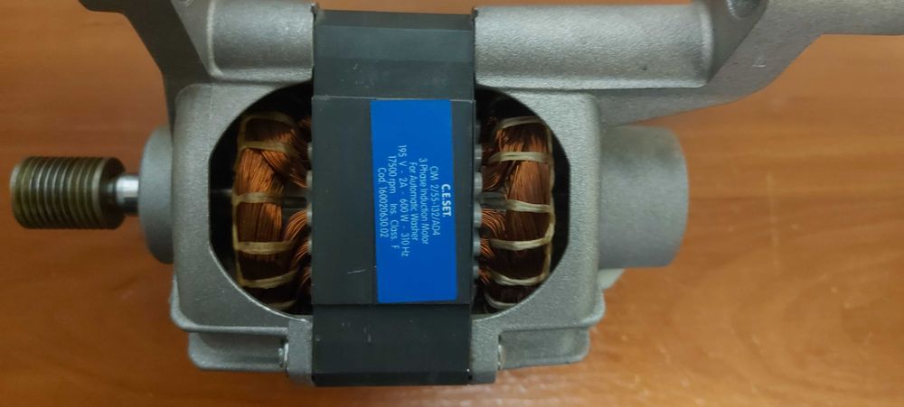 Двигун від пральної машини Indesit