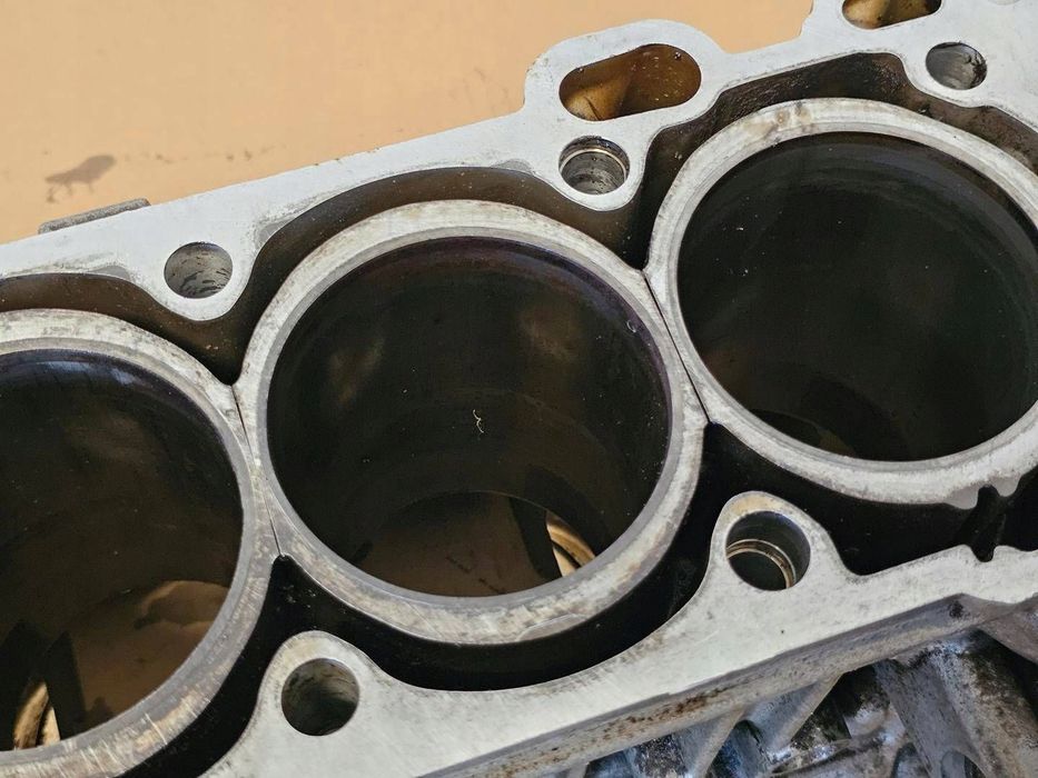 blok silnika volvo s80 v70 xc70 xc60 v50 s40 c30 c70 2.5t 30677776