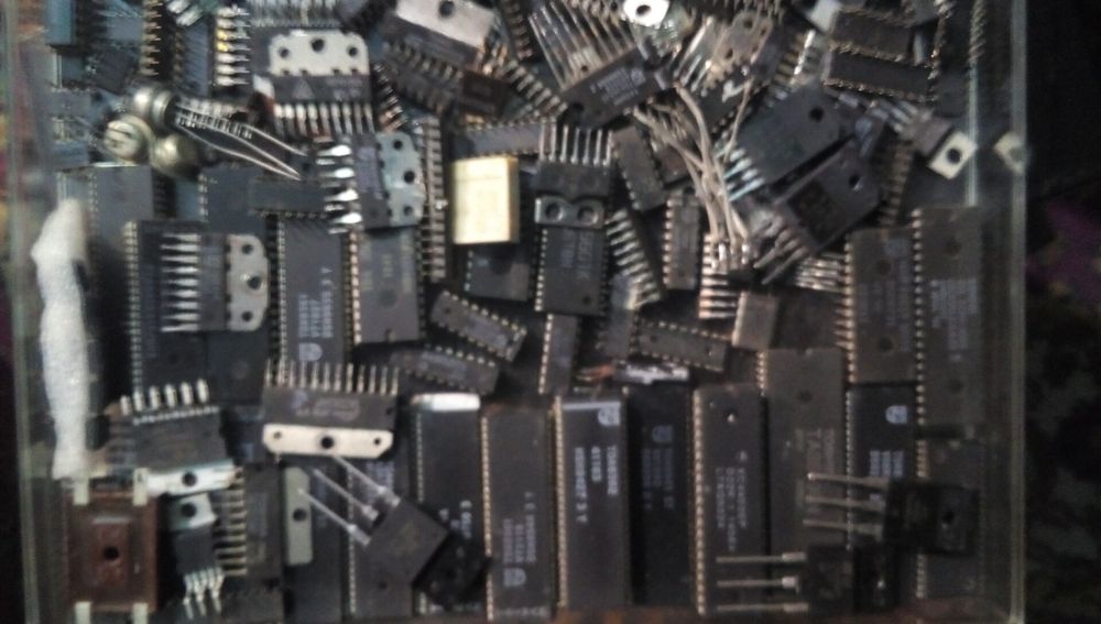 Електронні компоненти БВ