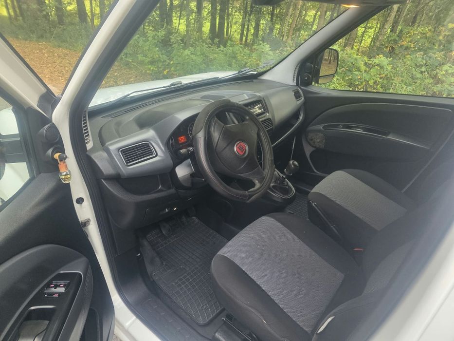Sprzedam Fiata Doblo 1.6  2012