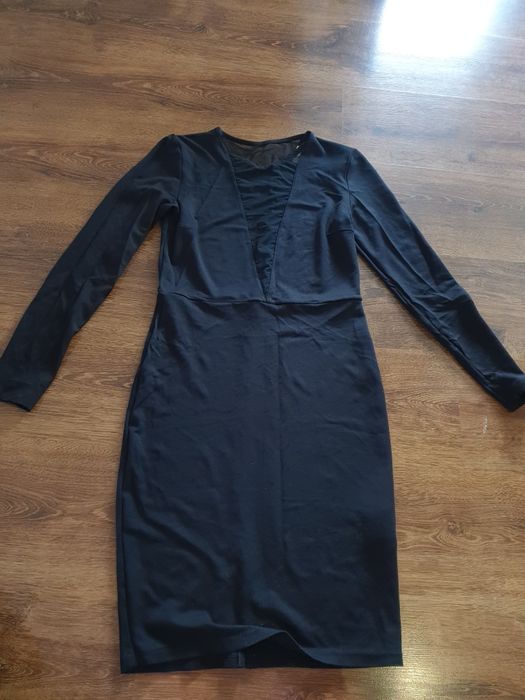 Piękna sukienka z dekoltem, H&M