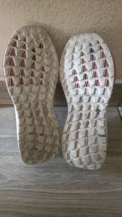 Buty adidas czerwony