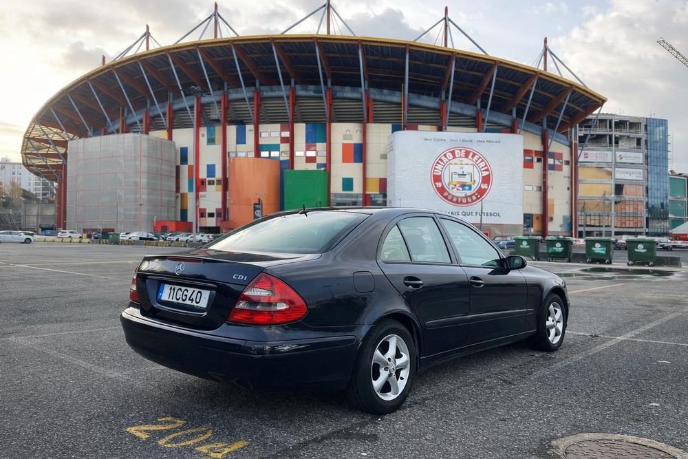 Mercedez-Benz E220 CDI 230 Mil KMS Aceito Retoma