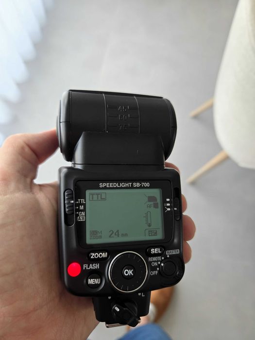 Flash Nikon SB-700