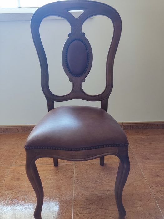 Vendo 6 cadeiras sala de jantar
