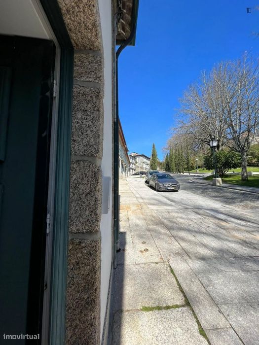 Apartamento com 2 quartos - localizado em Guimaraes