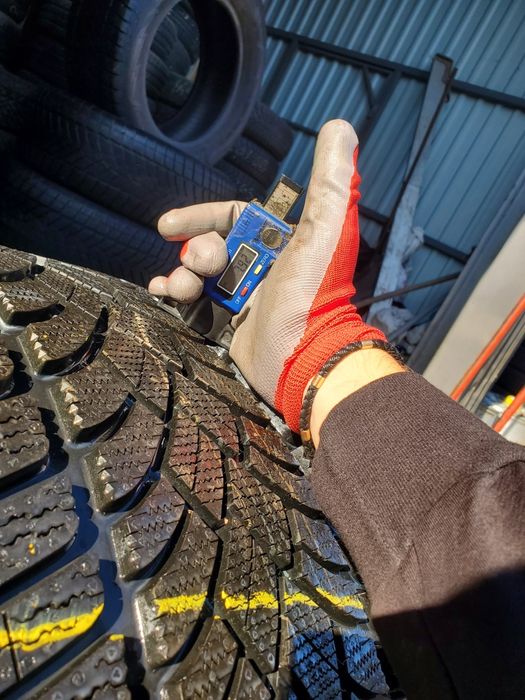295 30 19 Dunlop бу бв шини колеса