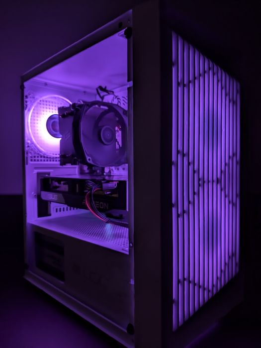 Komputer do gier | RX 6600 8GB | 12 Rdzeni | 16GB RAM | SSD | LEDy