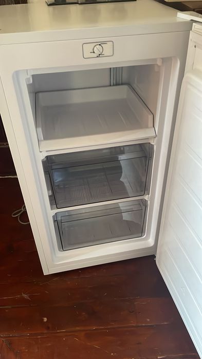 Vendo 4 coisa máquina de lavar louça arca e máquina secar e figorifico