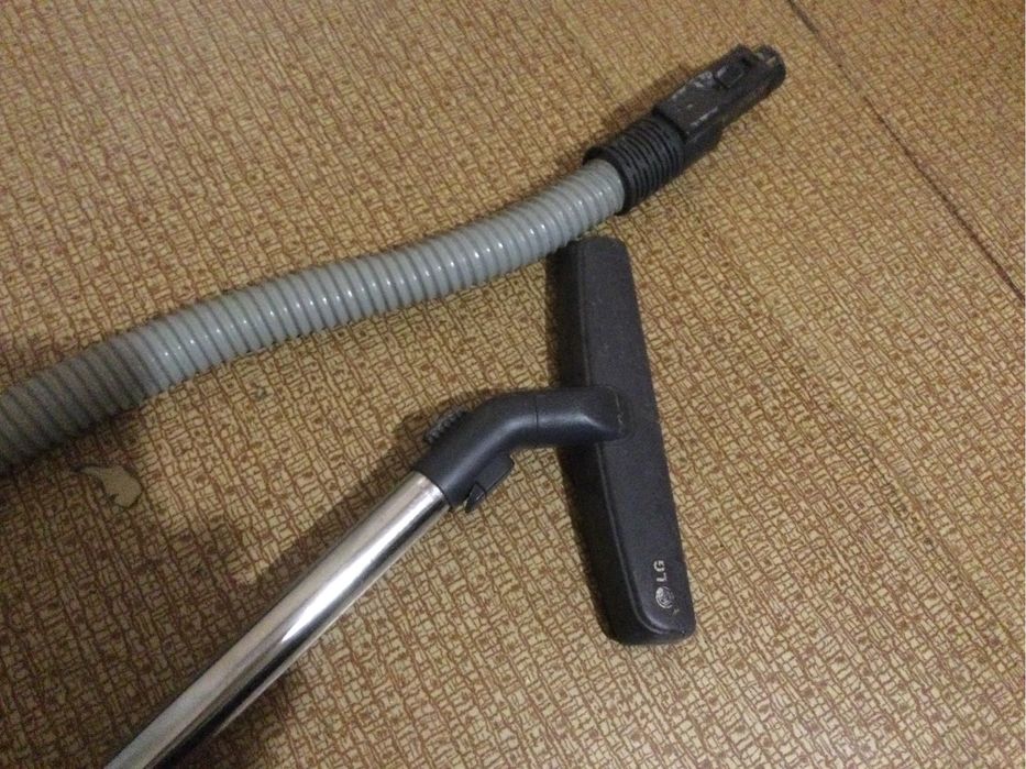 Пылесос Vitek VT 1827b