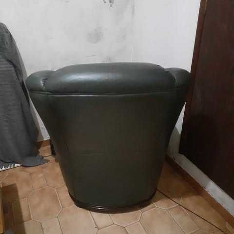 Sofa / Poltrona Pele sintetica