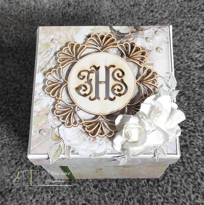 Pudełko, kartka, pamiątka Pierwszej Komunii Świętej, dla dziewczynki