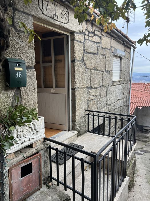 Arrendo casa T1 mobilada