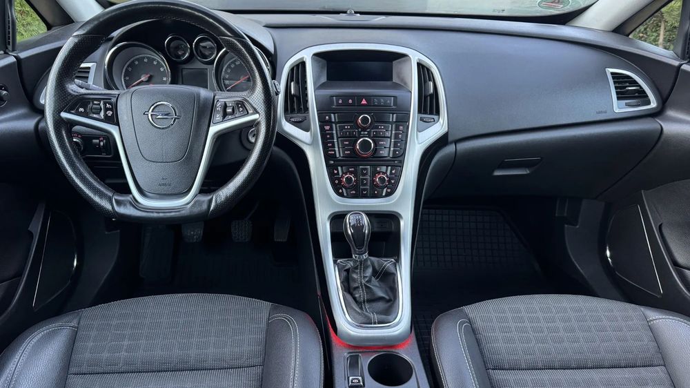 Opel Astra GTC 1.6 T Klimatronic / Opłacony
