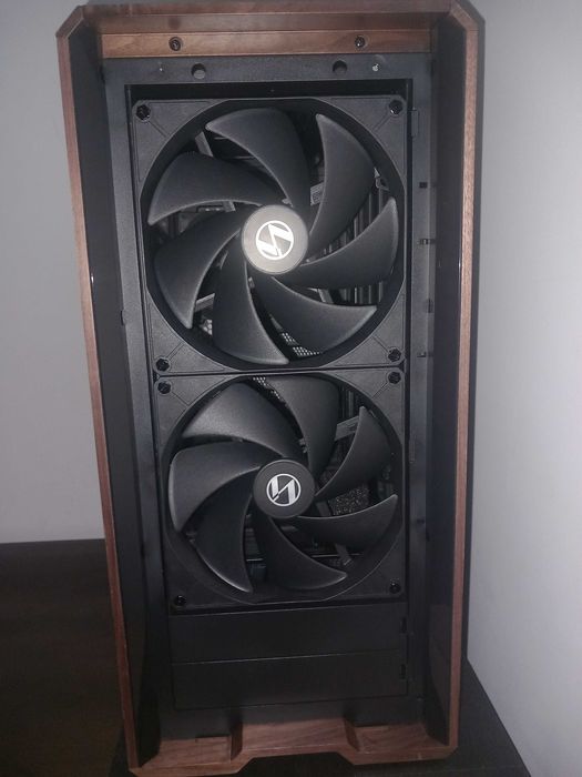 Caixa PC Gaming Lian Li LANCOOL 217 Preta/Madeira – Nova