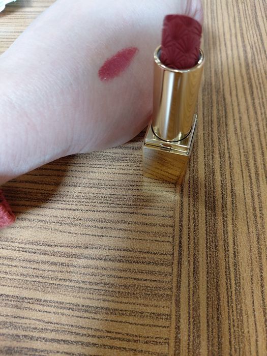 Помада  Estee Lauder. Оригинал.