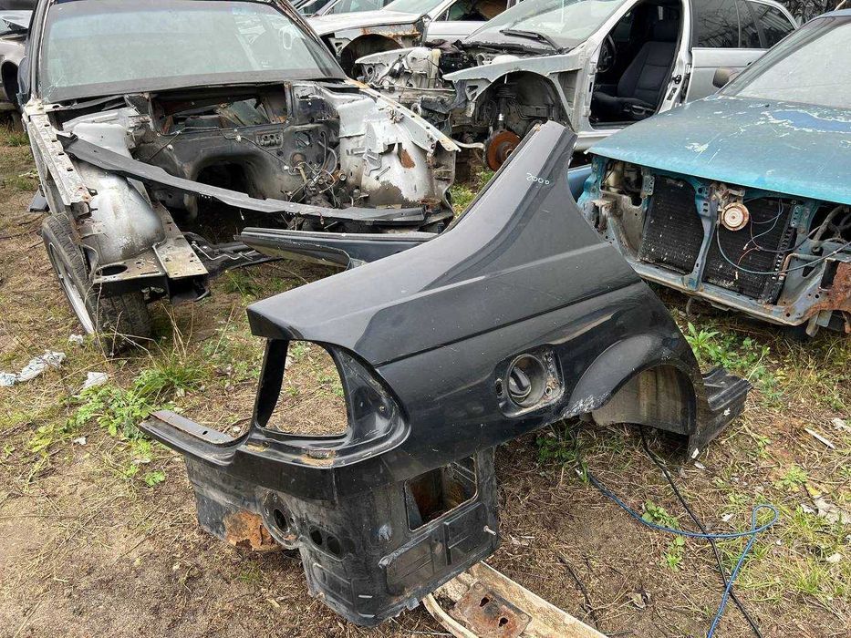 Задняя четверть BMW E46 седан