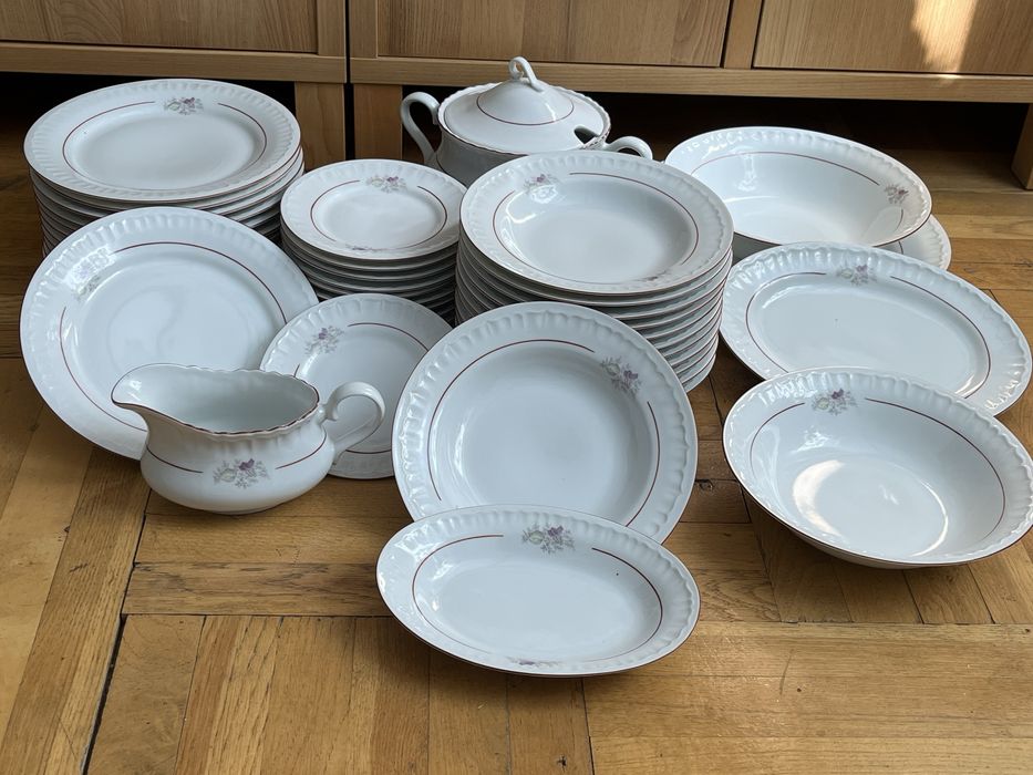 Klasyczny serwis obiadowy zakładów Porcelany Bogucice z lat 80 PRL
