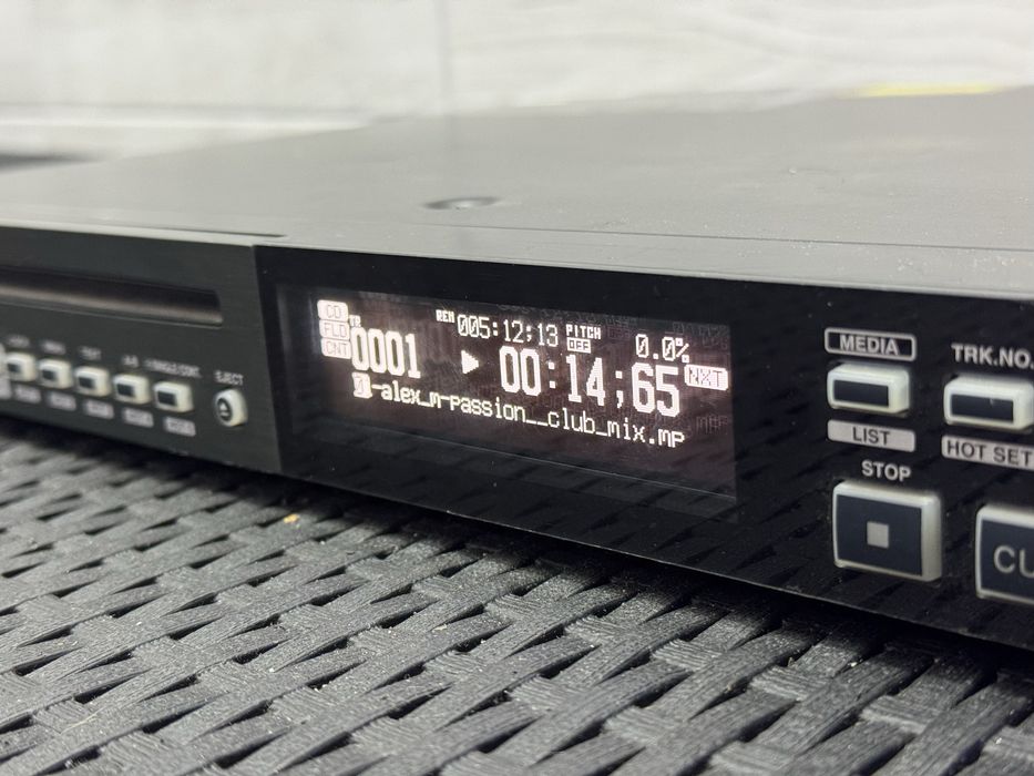 Profesjonalny estradowy odtwarzacz lan Denon DN-700c okazja nowy 2500