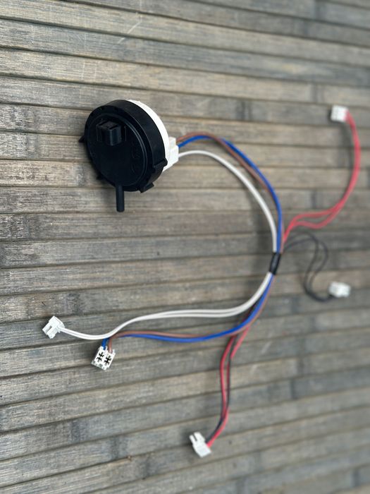 Presostat z przewodami do Whirlpool ETDLR 7220L PL/N