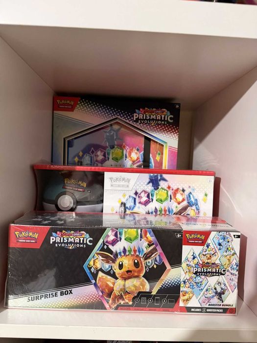 Pokemon Prismatic Evolution (Exclusivo da América)