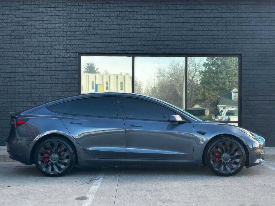 Tesla Model 3 Performance      2022