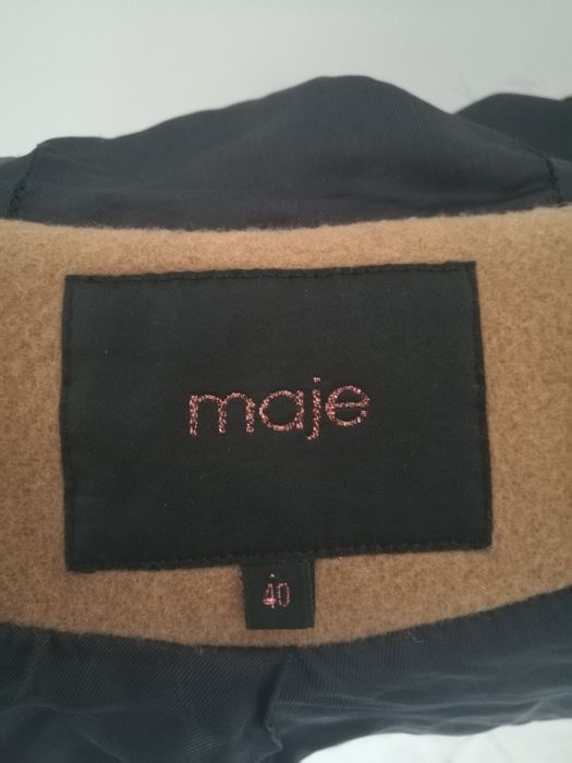 Elegante Casaco com Capuz