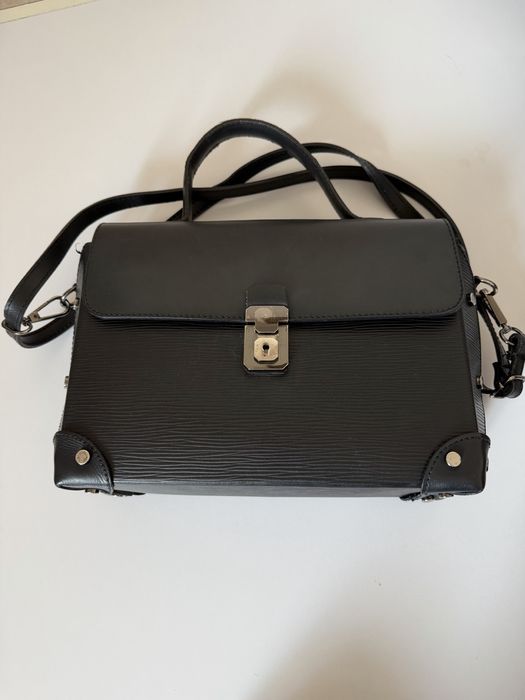 Жіноча сумочка чорна