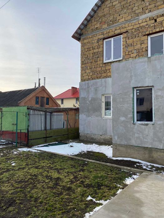 Продам 2-этажный дом 200 м² рядом с ул. Дмитрия Донского. Отличная цена!