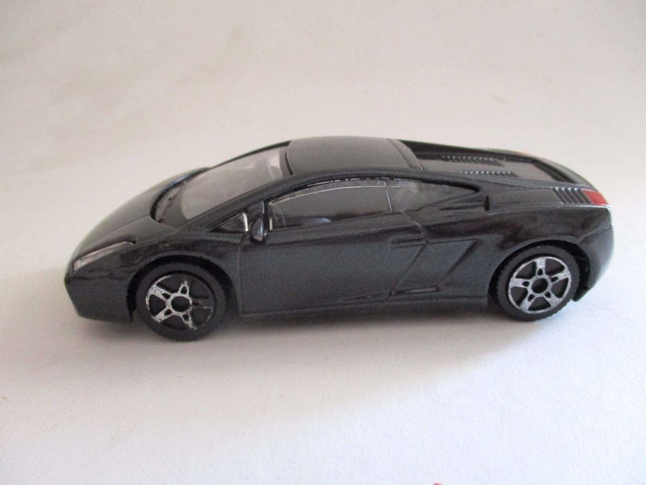 Carros miniaturas de coleção