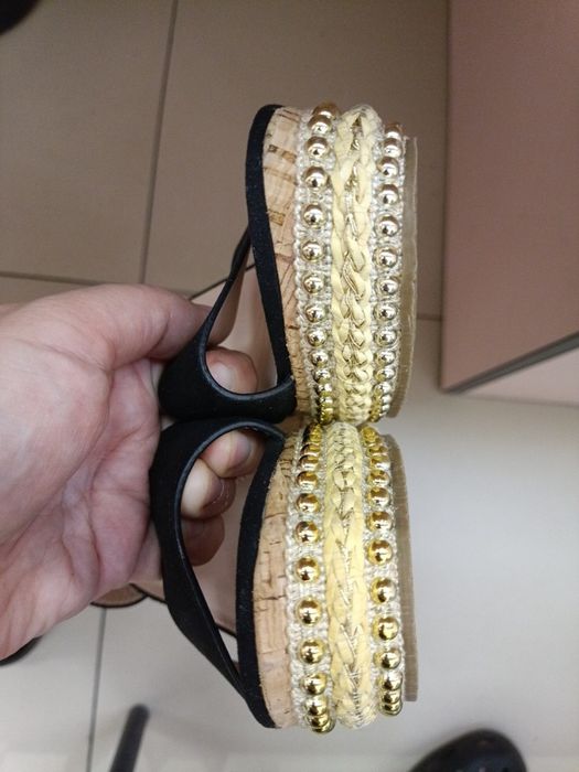 Boohoo,нові жіночі босоніжки на танкетці р.38