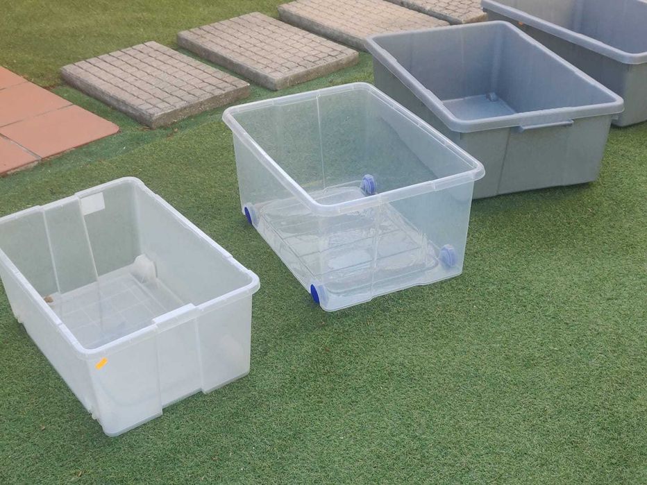 Caixas de plástico