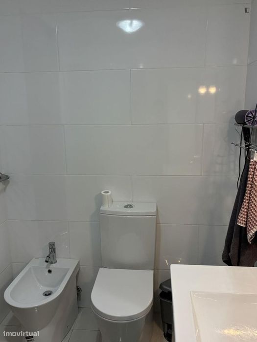 Quarto - localizado em Senhora da Hora Porto