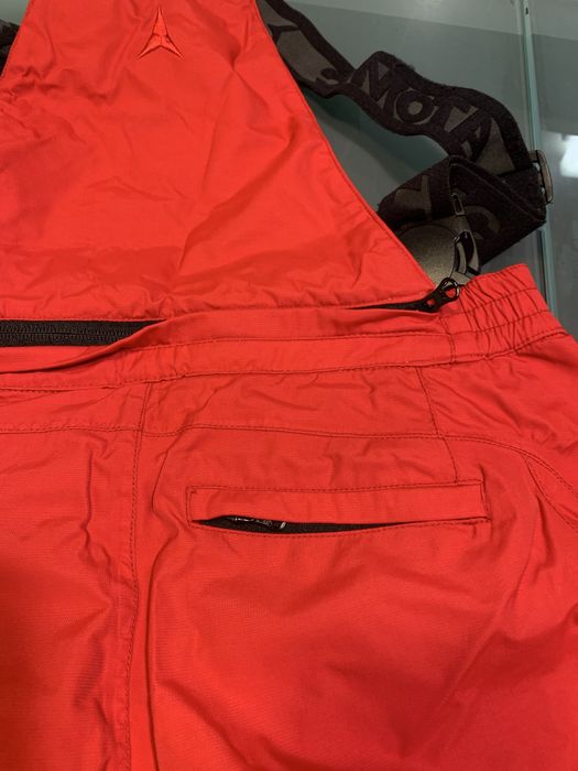 Fato senhora de ski . Marca Atómic