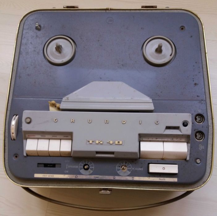 Grundig TK 40 - Gravador de Som e Leitor de Fita - Para peças...