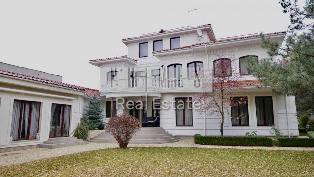 Оренда розкішного будинку, SPA-зона, генератор, 2 гаража с. Козин