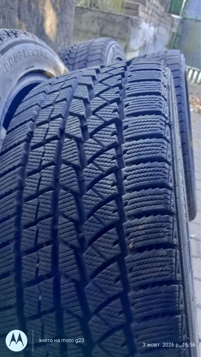Резина зимова 235/45R18 стан нової