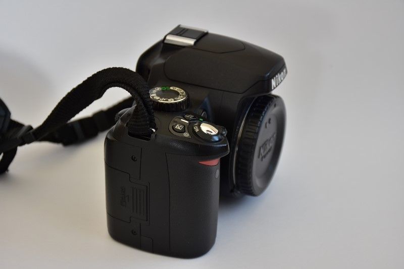 Nikon D60 (body)