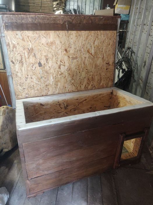 Собачья будка утепленная