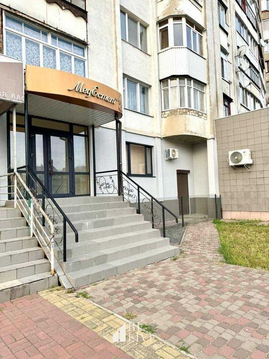 Продаж комерційного приміщення по просп.Соборності,42 (ТРЦ Порт Сіті)